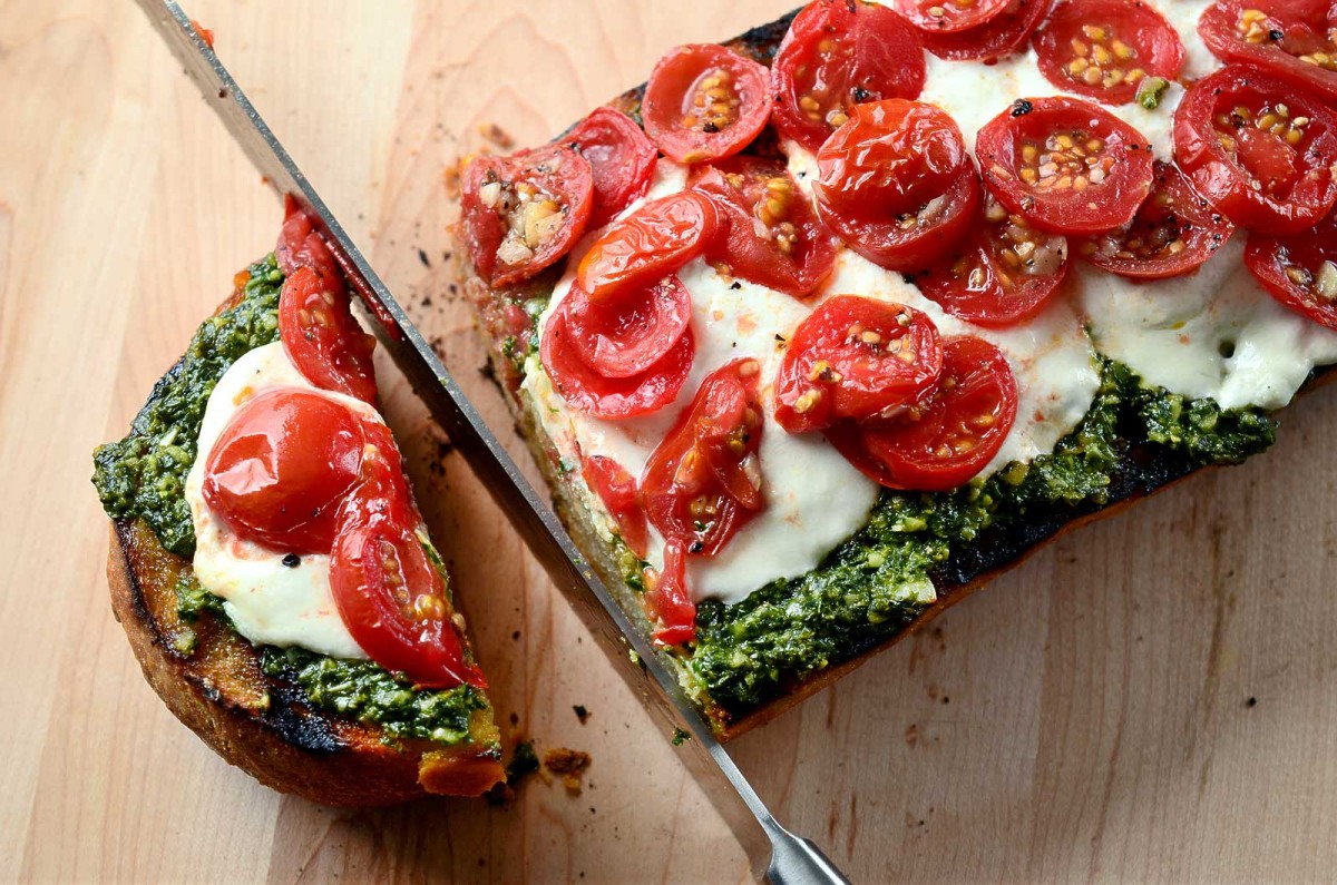 Mediterranean Grilled Bread with Pesto, Burrata and Tomatoes Grilled Bread with Pesto, Burrata and Tomatoes
