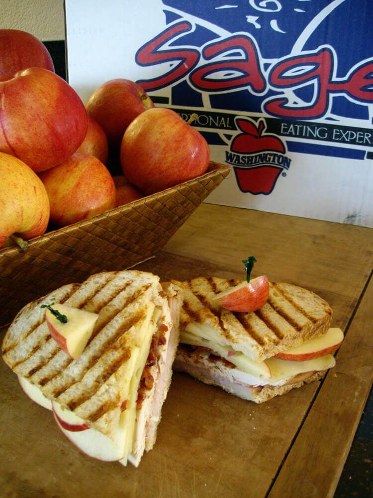 Smoked Turkey, Fresh Apple, and Bacon Sandwich Smoked Turkey, Fresh Apple, and Bacon Sandwich