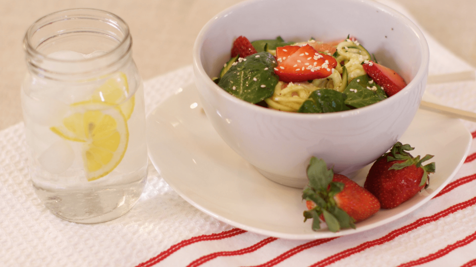 Strawberry Zucchini Shrimp Noodle Bowls Strawberry Zucchini Shrimp Noodle Bowls