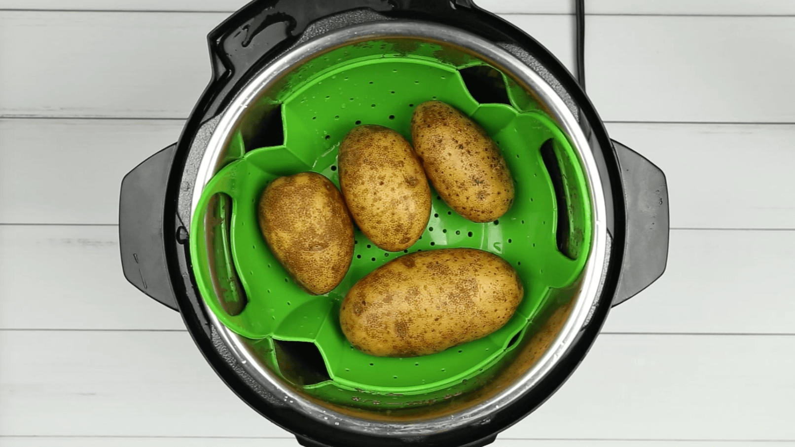 3 Ways to Cook Steakhouse Baked Potatoes 3 Ways to Cook Steakhouse Baked Potatoes