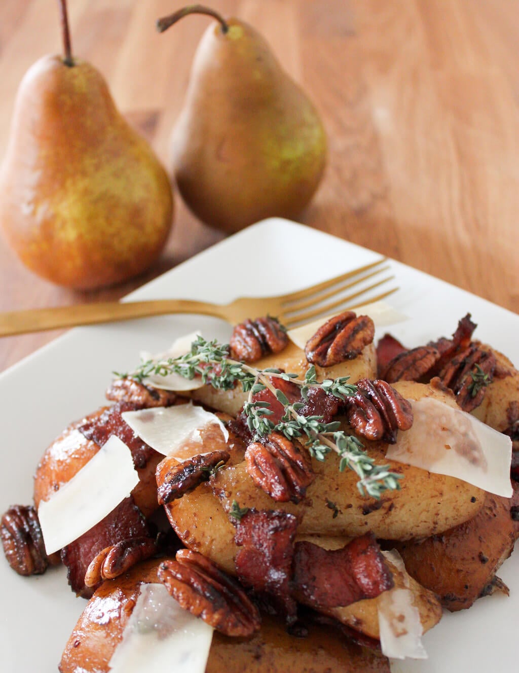 Savory Bosc Pear Salad with Bacon & Toasted Pecans Savory Bosc Pear Salad with Bacon & Toasted Pecans