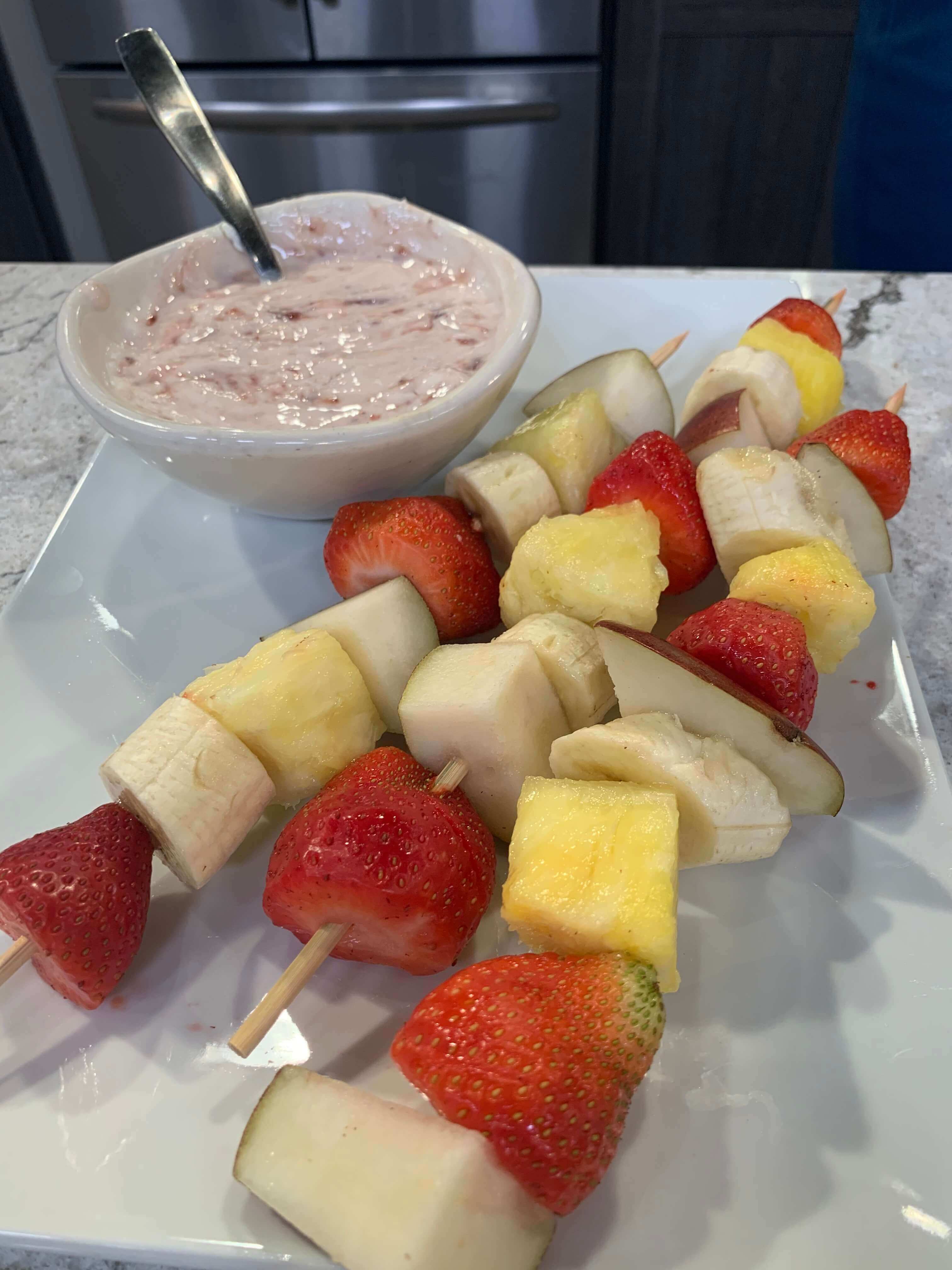 Pear Kabobs With Strawberry Dipping Sauce Healthy Kid-Friendly Recipes: Pear Kabobs With Strawberry Dipping Sauce