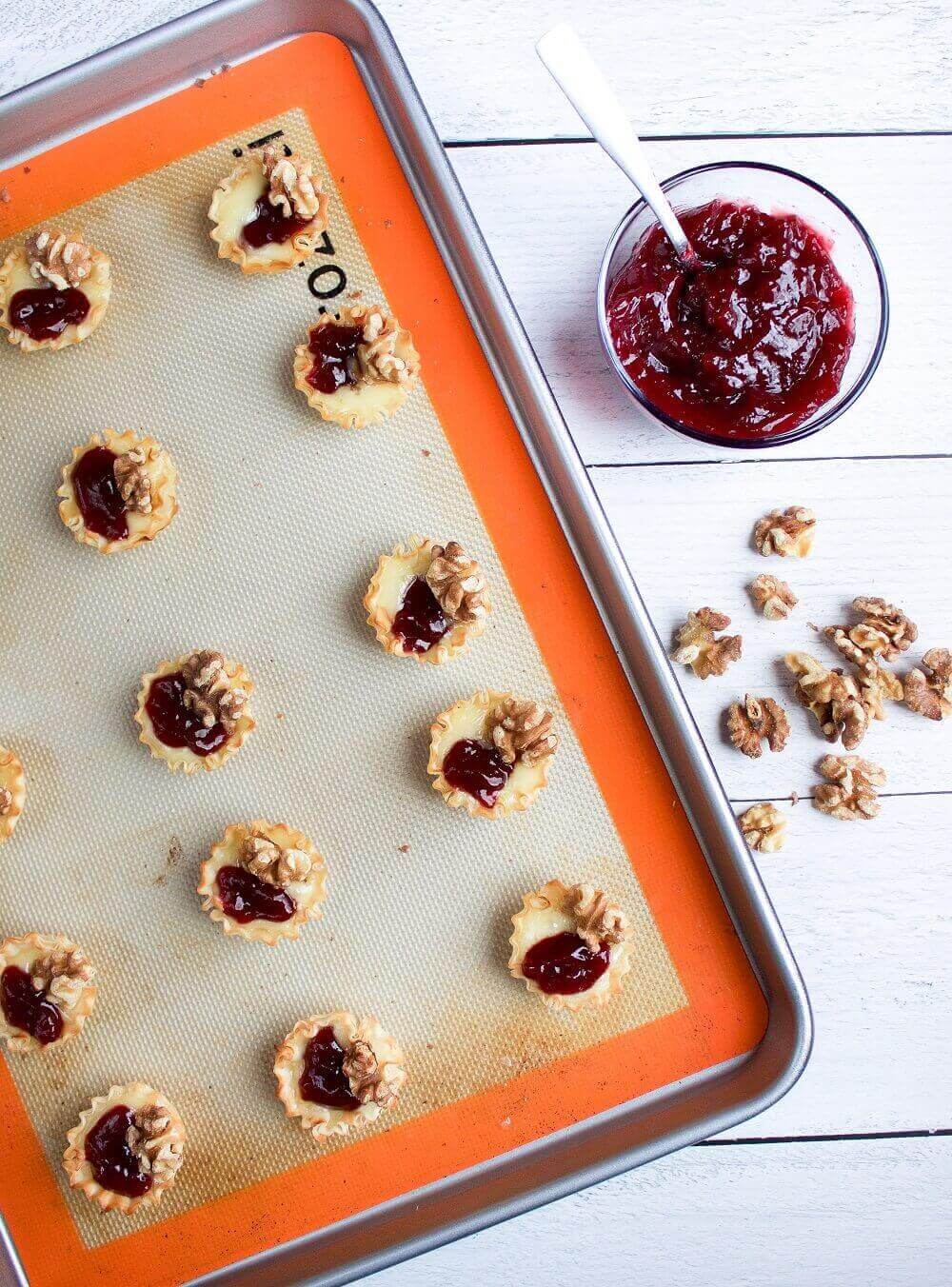 Toasted Walnuts and Blackberry Jam Bites Toasted Walnuts and Blackberry Jam Bites