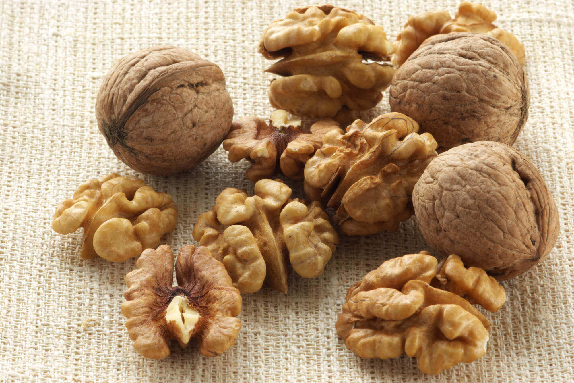 Walnuts as after school snacks Walnuts as after school snacks