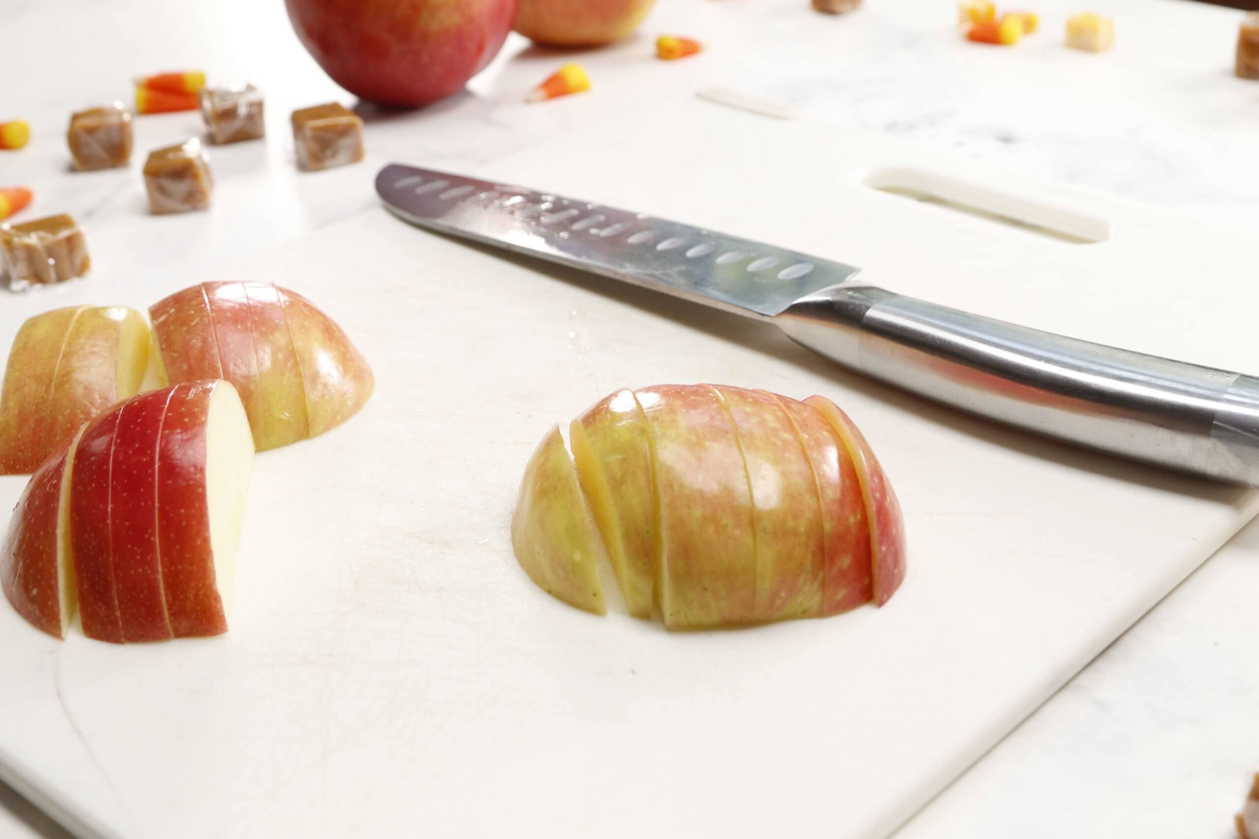 Sliced SweeTango apples