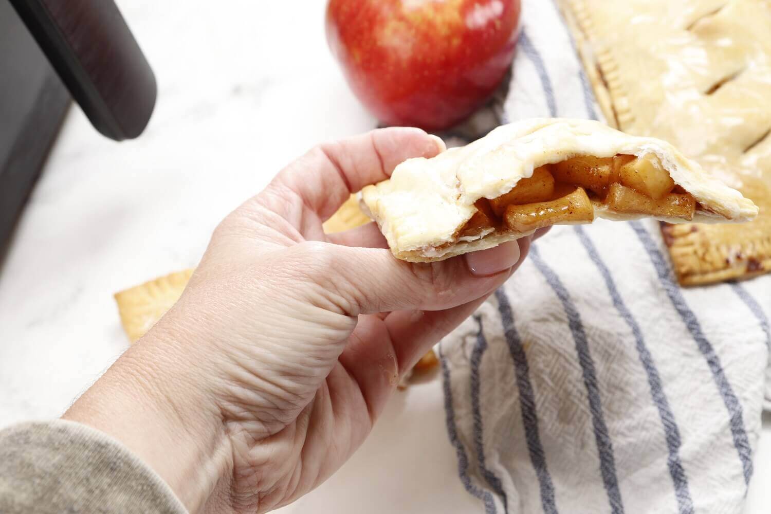 Bite into your Air Fryer SweeTango® Apple Pies Bite into your Air Fryer SweeTango® Apple Pies