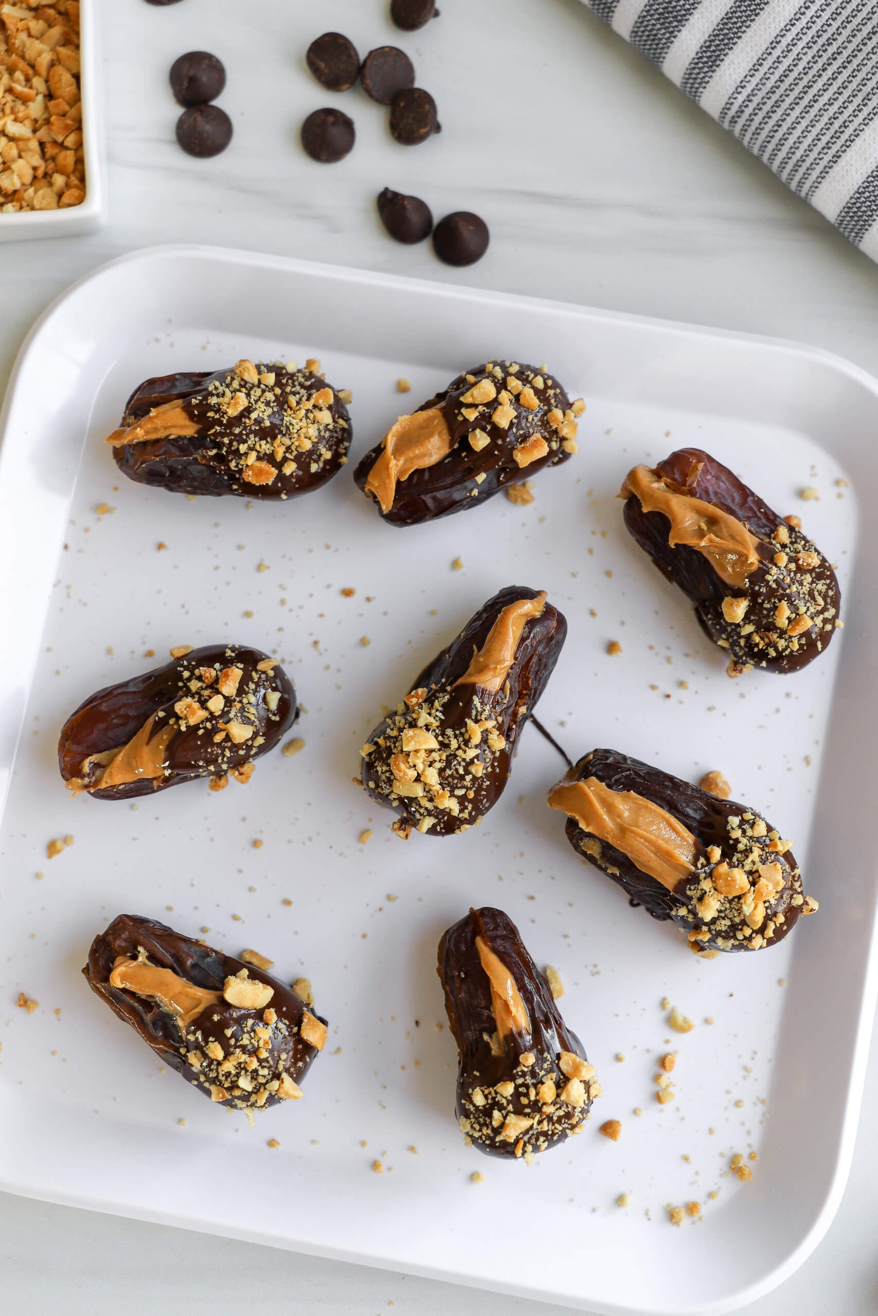 Chocolate-Dipped Peanut Butter Stuffed Dates Chocolate-Dipped Peanut Butter Stuffed Dates
