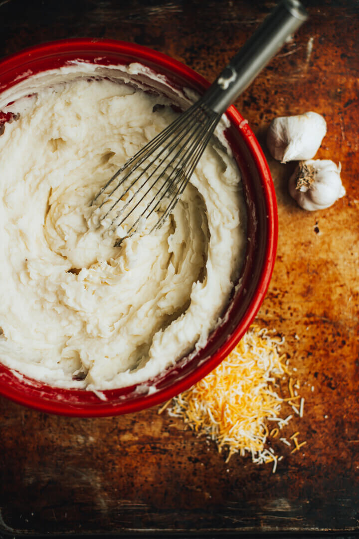 Loaded Cheesy Garlic Homestyle Mashed Potatoes Loaded Cheesy Garlic Homestyle Mashed Potatoes