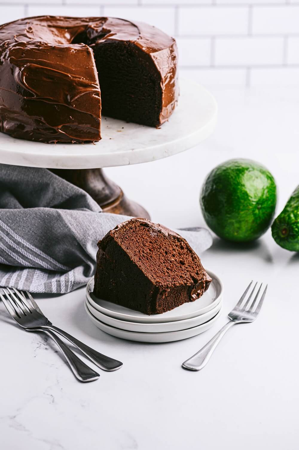 Tropical Avocado Cake with Avacado Icing Tropical Avocado Cake with Avacado Icing