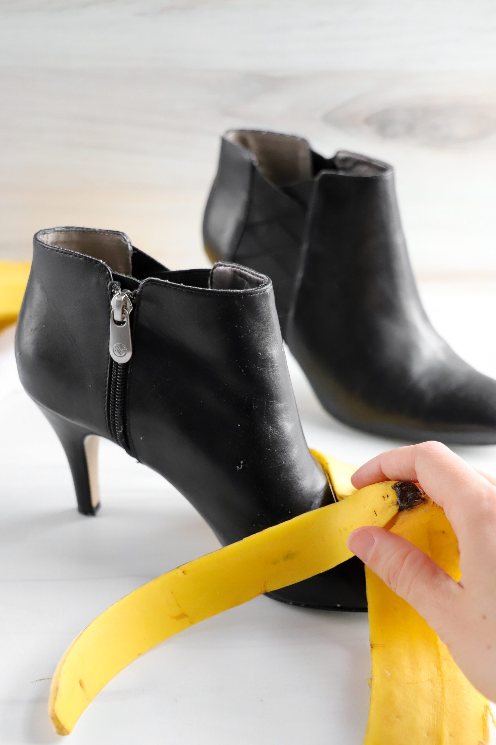 Shining shoes with a banana peel Shining shoes with a banana peel