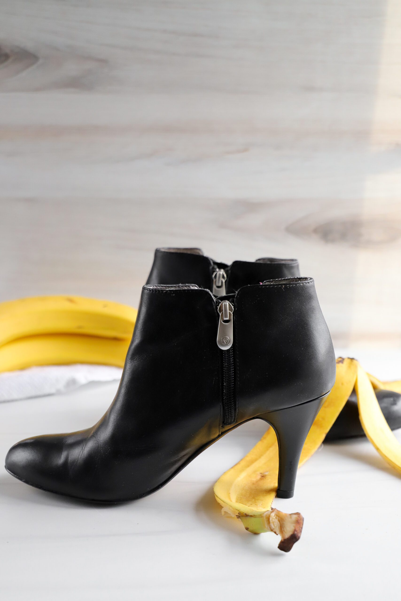 Banana Shoe Shine: How To Shine Your Shoes With A Banana Peel Banana Shoe Shine: How To Shine Your Shoes With A Banana Peel