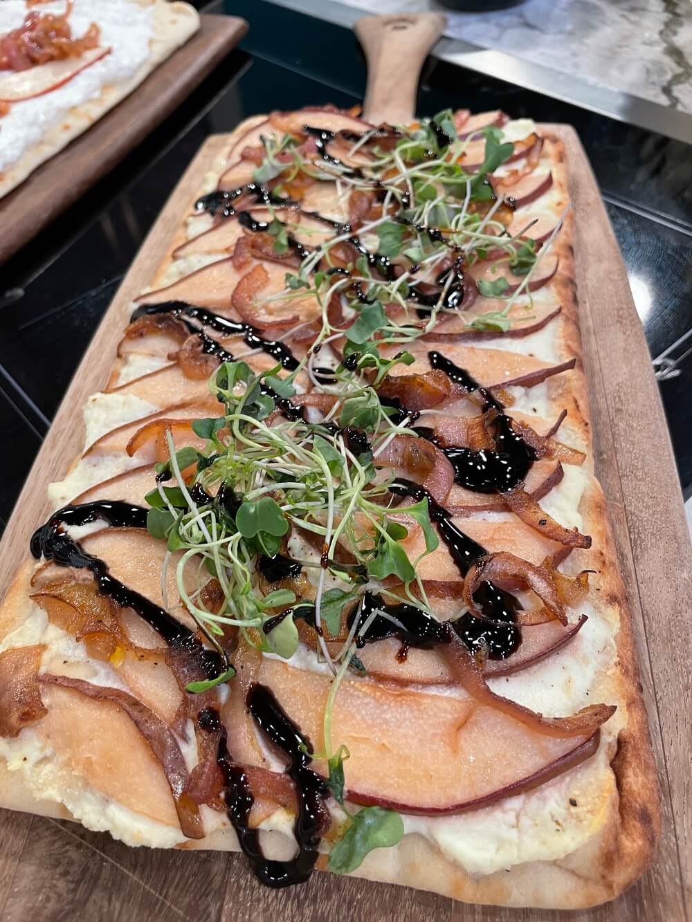 Pear and Balsamic Onion Ricotta Flatbread Pear and Balsamic Onion Ricotta Flatbread