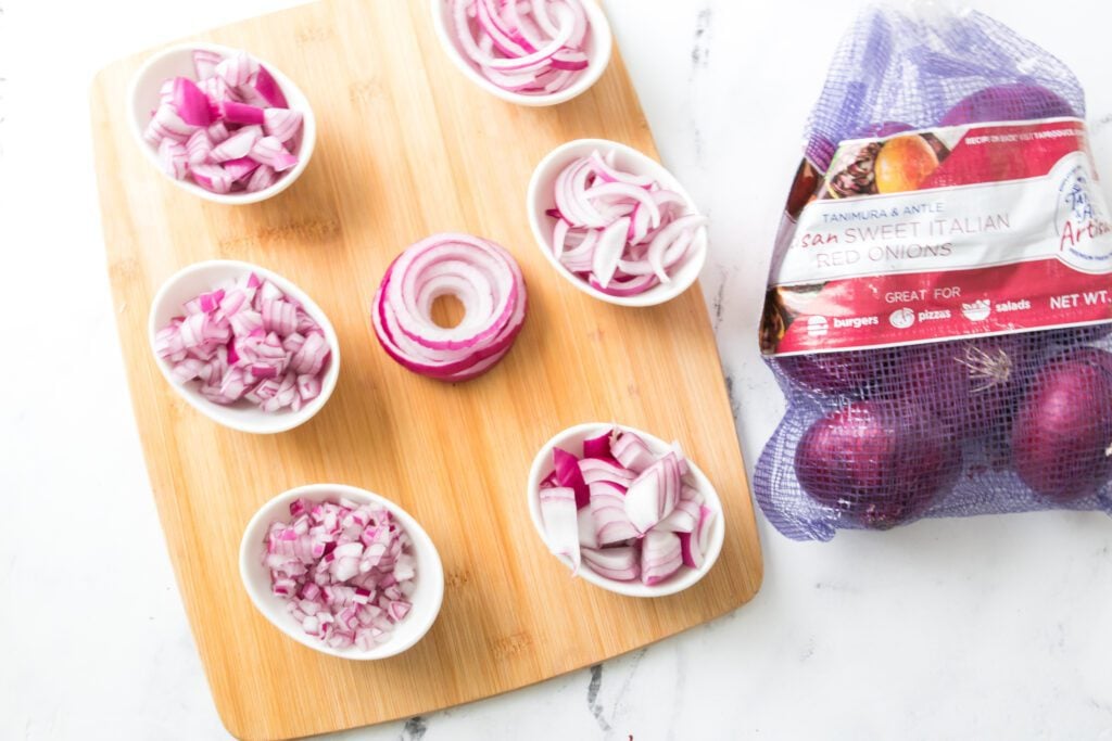 Overhead shot of onions: cut 7 ways