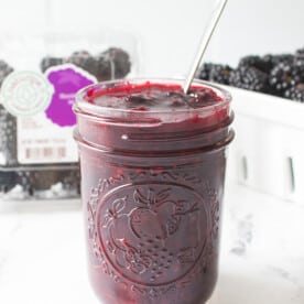 Blackberry Jam in mason jar
