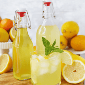 Blog Header Limoncello in glass and in containers