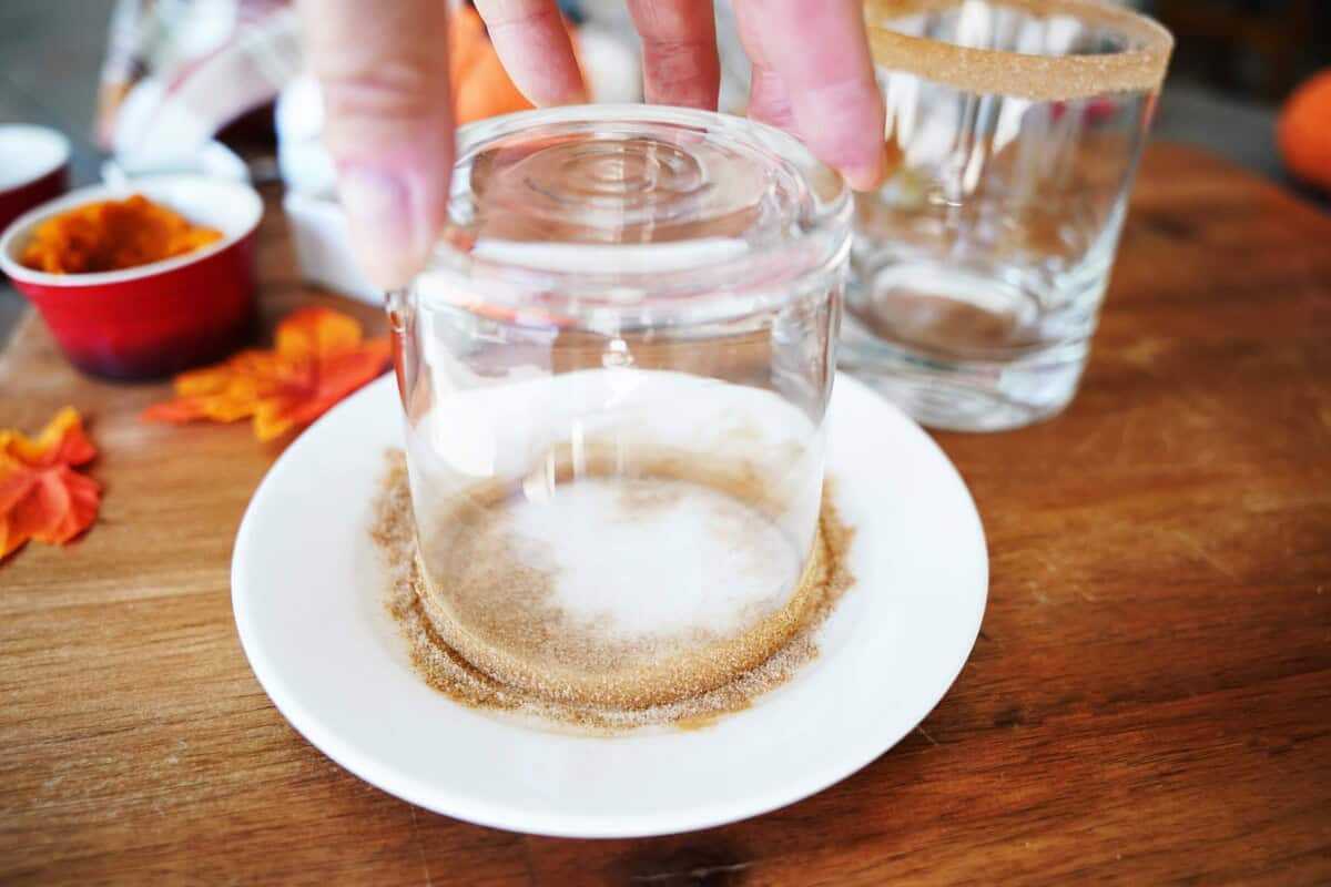 Glass on white rim