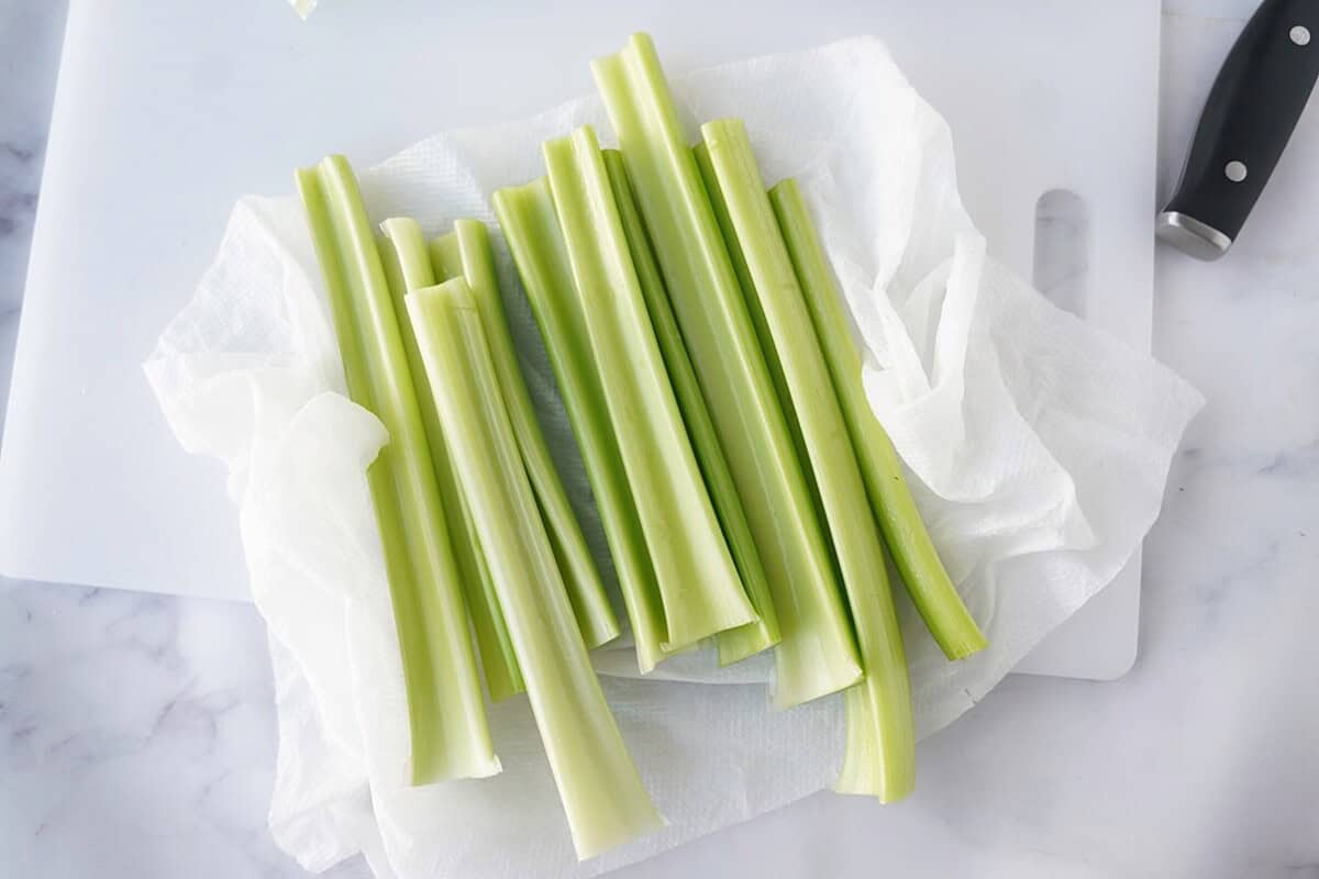 Celery sticks on paper towel