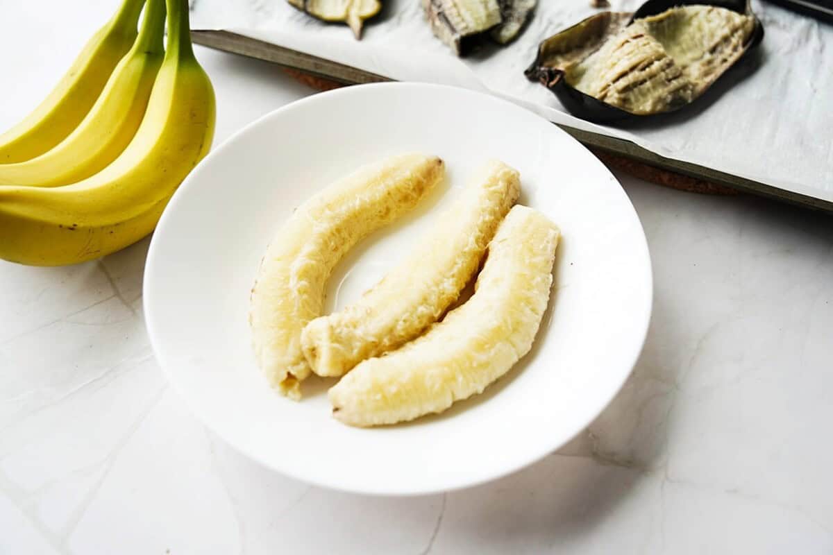 Ripened bananas in bowl