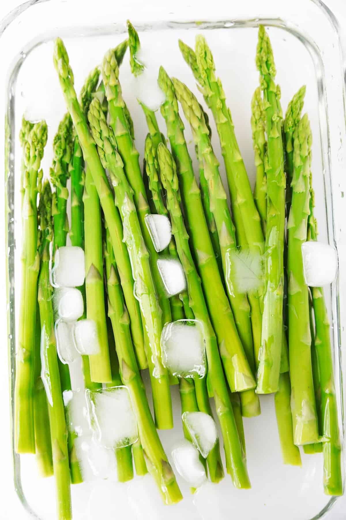 Asparagus in water bath