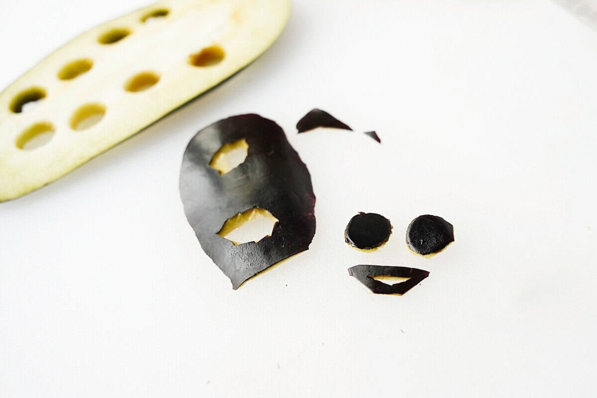 Use a knife to create the honey bee details of this fun snack idea